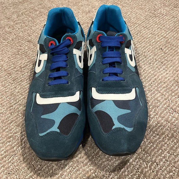 Oops France - Picture 3 of 5